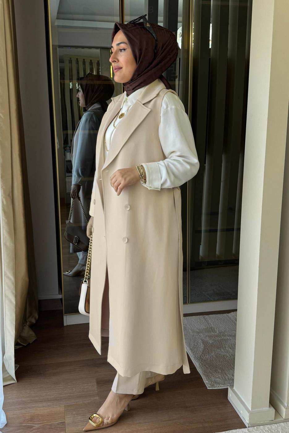 Tesettür giyim BEJ KUŞAKLI YELEKLİ PANTOLONLU TAKIM T 6135