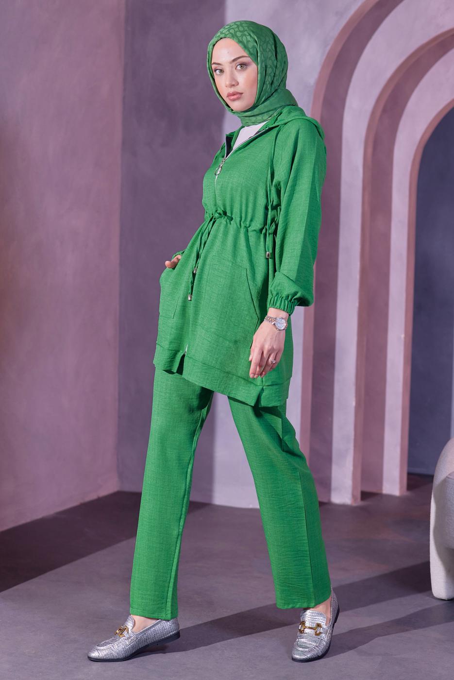 Tesettür giyim YEŞİL KAPÜŞONLU PANTOLONLU TAKIM T 9393