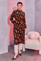 Tesettür giyim SİYAH KUŞAKLI DESENLİ UZUN TUNİK T 6104