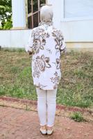 Tesettür giyim KREM DESENLİ PAMUKLU TUNİK T 3613