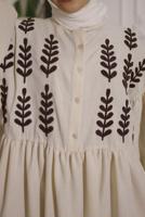 Tesettür giyim BEJ YAPRAK DESENLİ GÖMLEK TUNİK T 6302