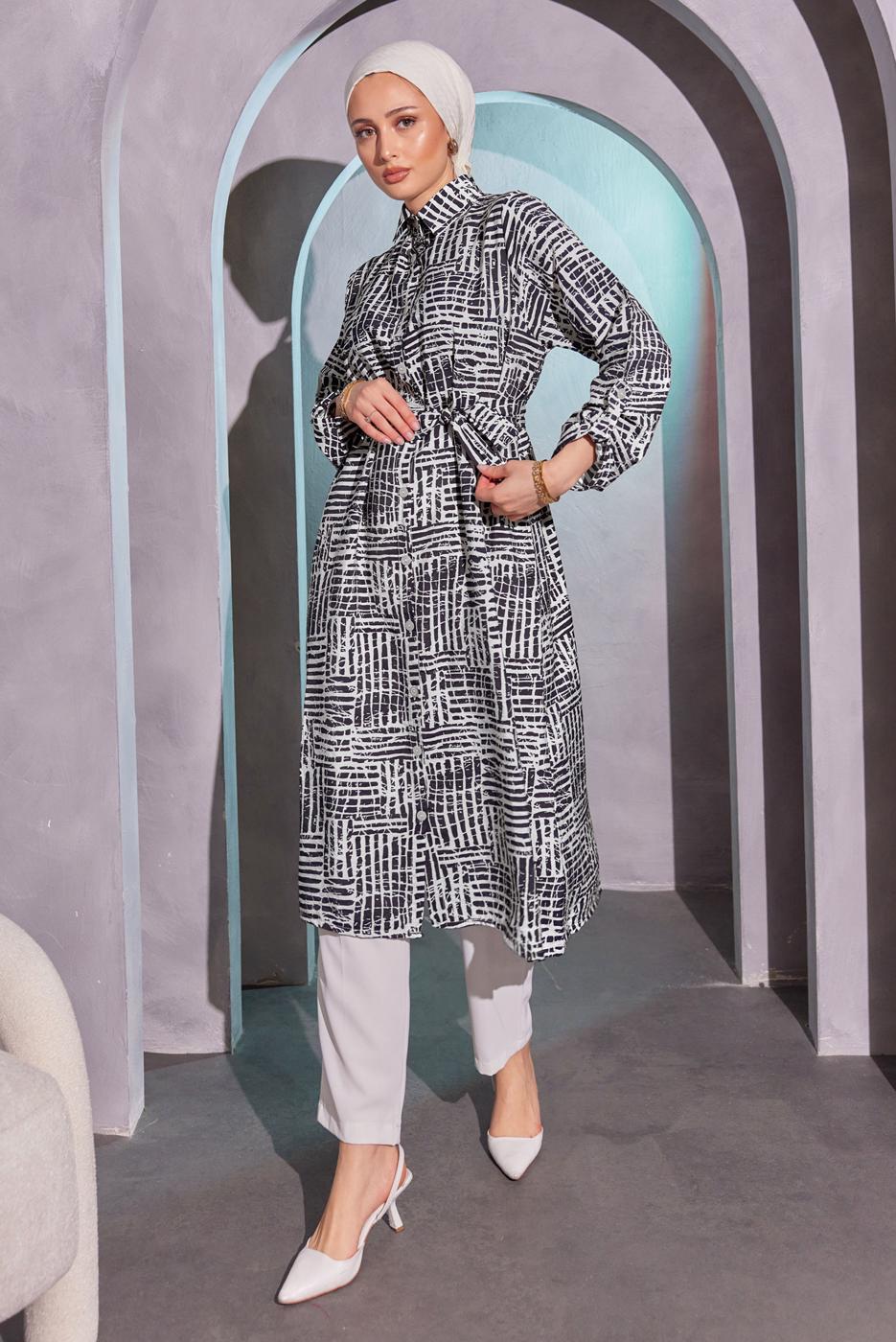 Tesettür giyim SİYAH DESENLİ KUŞAKLI UZUN TUNİK T 8504