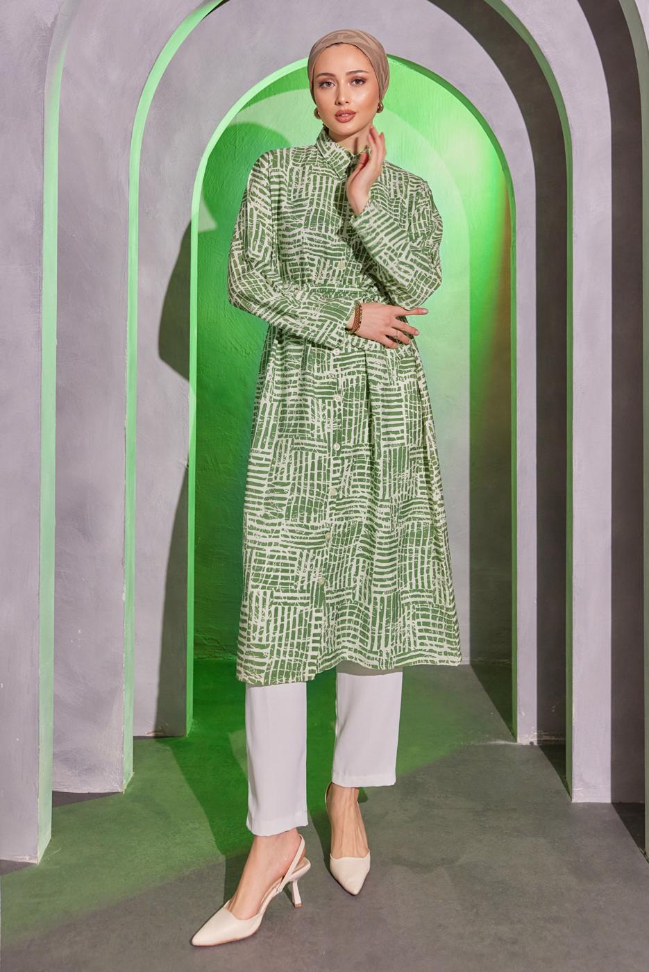 Tesettür giyim YEŞİL DESENLİ KUŞAKLI UZUN TUNİK T 8504
