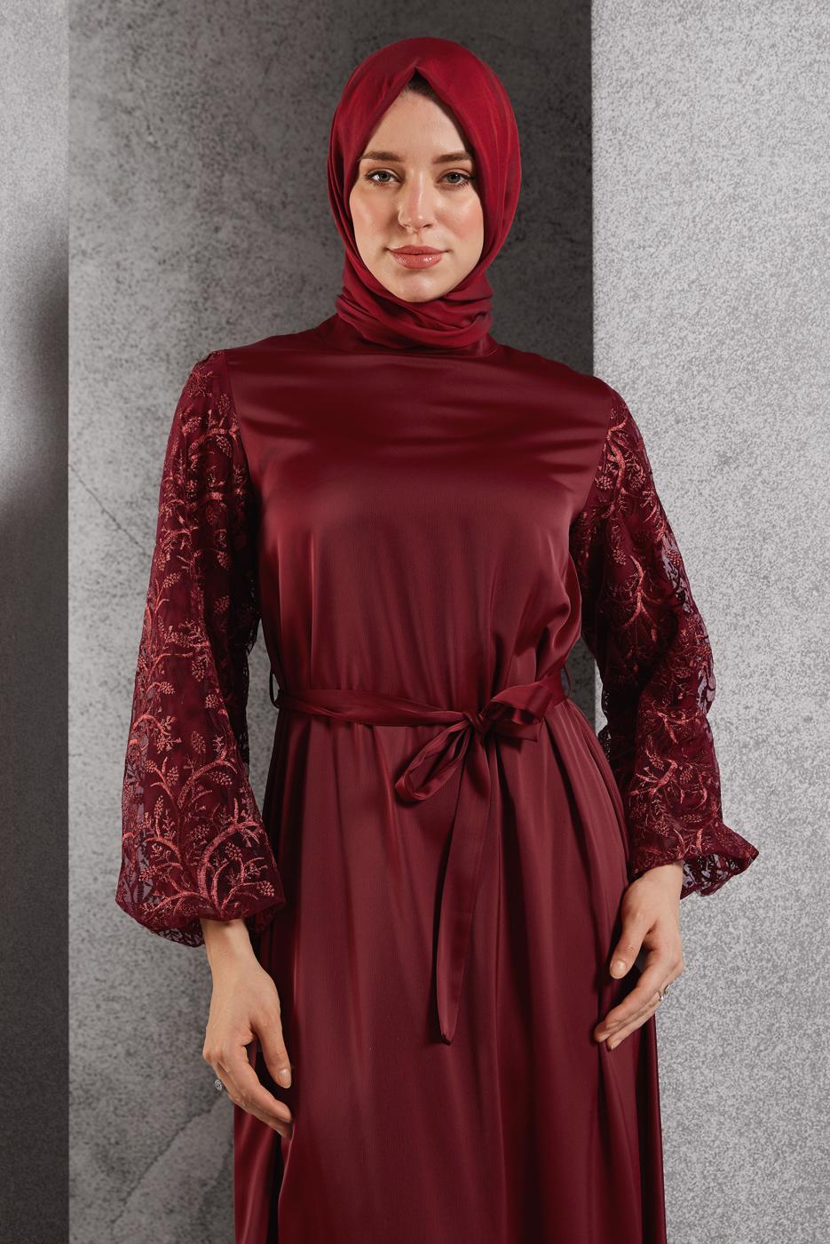 Tesettür giyim BORDO KUŞAKLI SATEN ABİYE ELBİSE T 1516