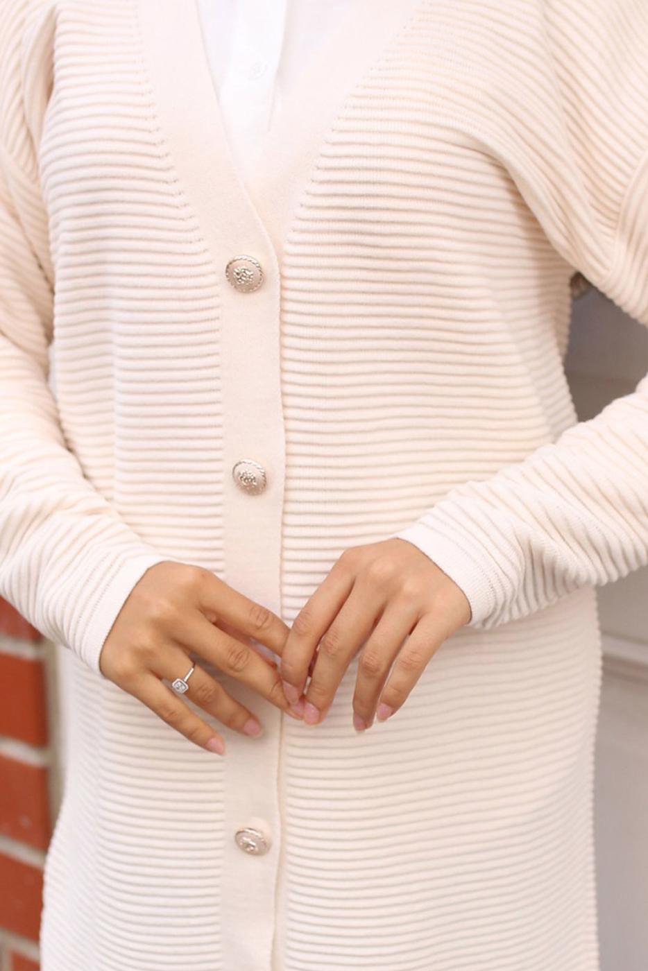 Tesettür giyim BEJ DÜĞMELİ HIRKA T 1903