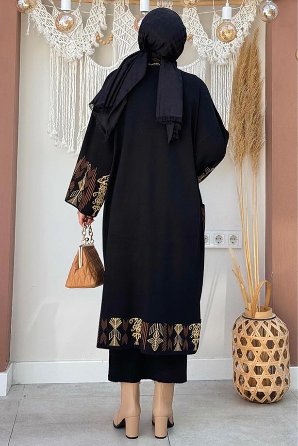 Tesettür giyim SİYAH İŞLEME DETAYLI TRİKO HIRKA T 30021 - TRENDTESETTÜR