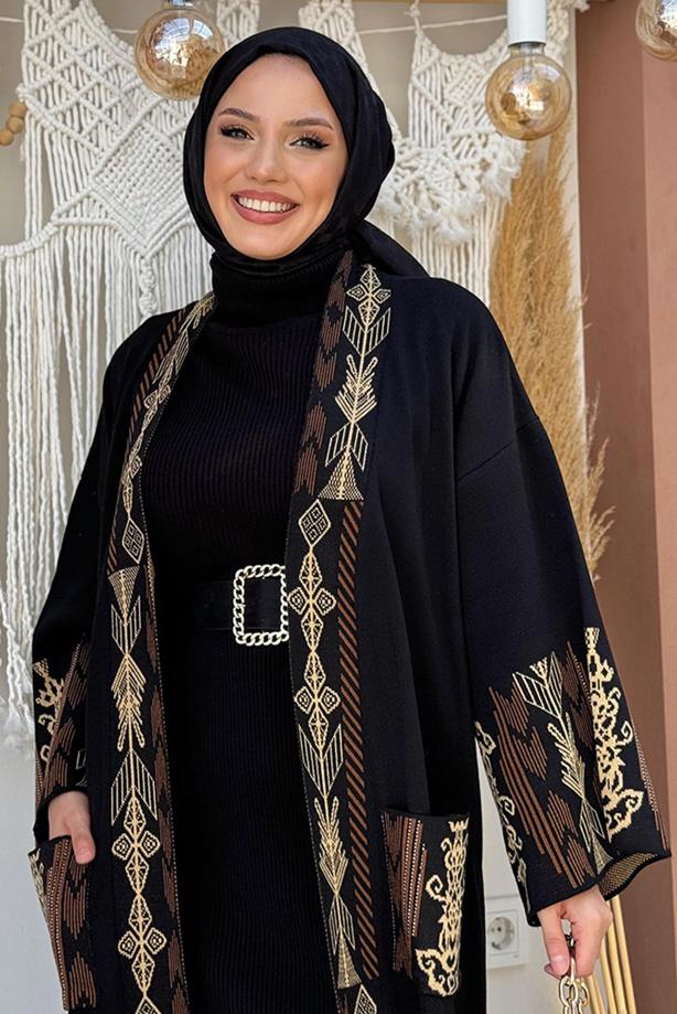Tesettür giyim SİYAH İŞLEME DETAYLI TRİKO HIRKA T 30021 - TRENDTESETTÜR