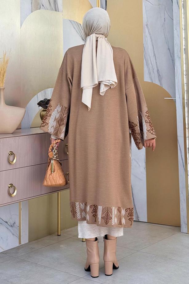 Tesettür giyim VİZON İŞLEME DETAYLI TRİKO HIRKA T 30021 - TRENDTESETTÜR