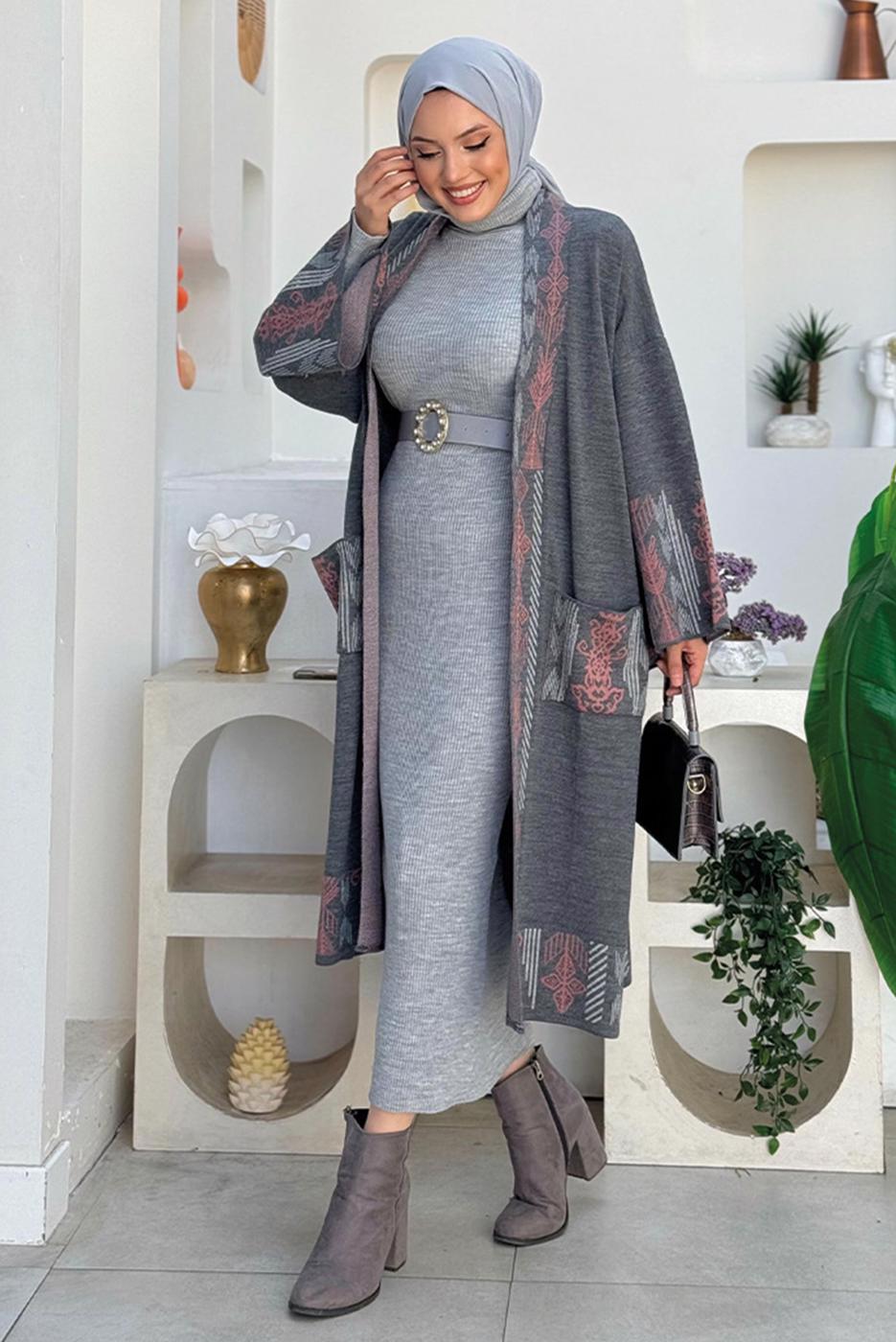 Tesettür giyim GRİ İŞLEME DETAYLI TRİKO HIRKA T 30021