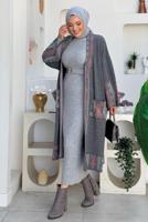 Tesettür giyim GRİ İŞLEME DETAYLI TRİKO HIRKA T 30021