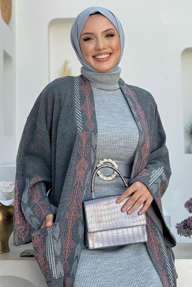Tesettür giyim GRİ İŞLEME DETAYLI TRİKO HIRKA T 30021 - TRENDTESETTÜR