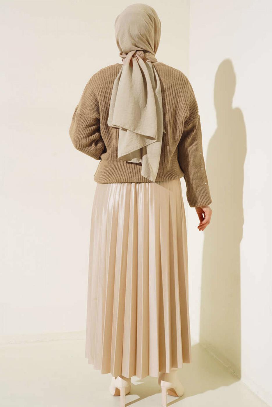 Tesettür giyim PUDRA TAŞ DETAYLI TRİKO HIRKA T 5207