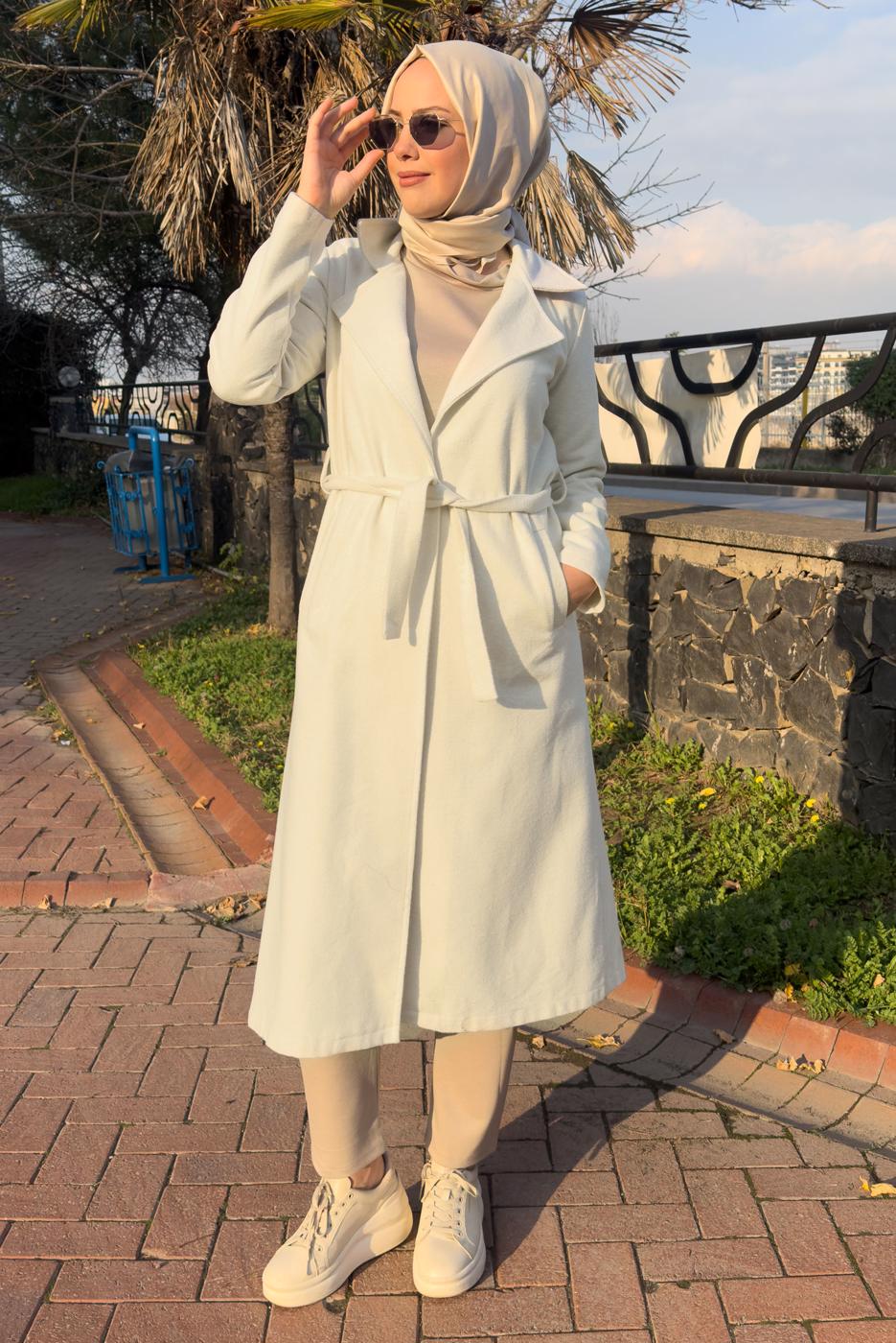 Tesettür giyim EKRU KUŞAKLI KABAN T 0532 