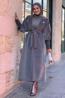Tesettür giyim GRİ KUŞAKLI PELUŞ KABAN T 3297