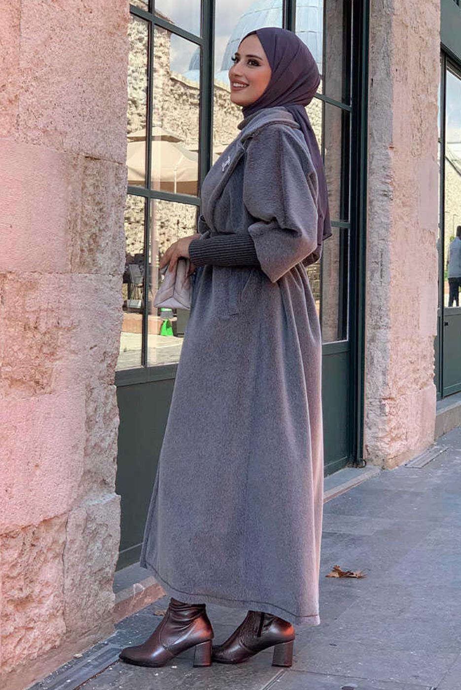 Tesettür giyim GRİ KUŞAKLI PELUŞ KABAN T 3297