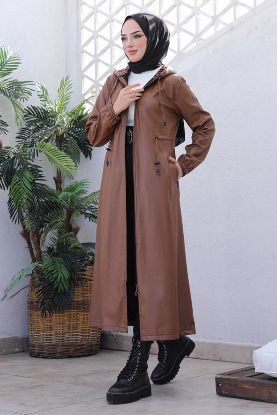 Tesettür giyim TABA KAPÜŞONLU SUNİ DERİ KABAN T 4121