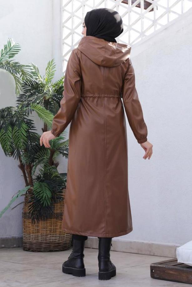 Tesettür giyim TABA KAPÜŞONLU SUNİ DERİ KABAN T 4121 - TRENDTESETTÜR