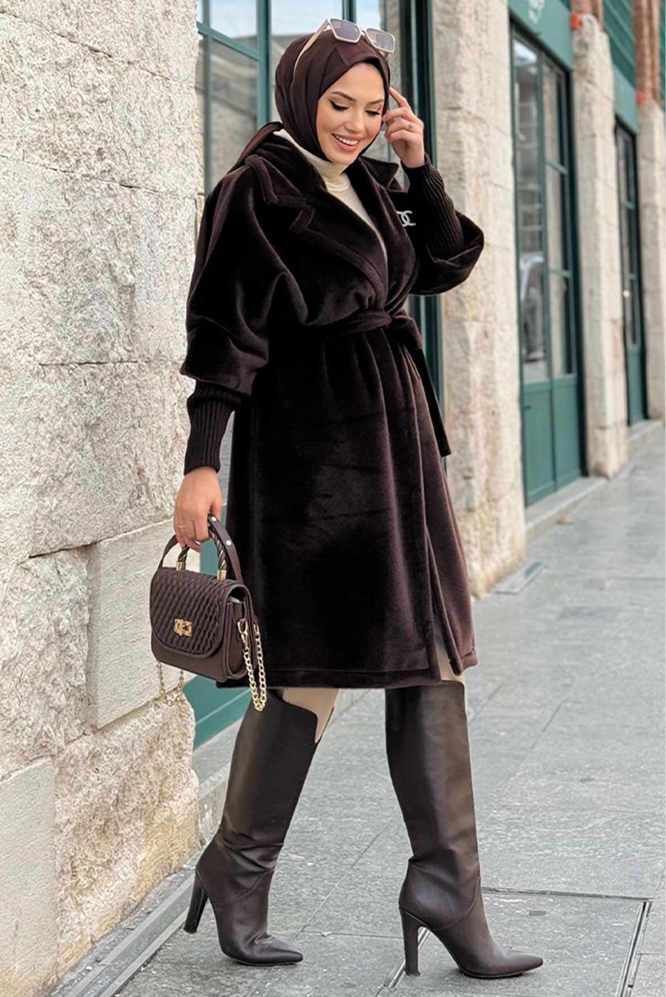 Tesettür giyim KAHVE KUŞAKLI BROŞLU KABAN T 4787