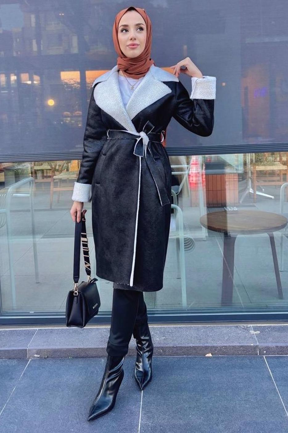 Tesettür giyim SİYAH KUŞAKLI KABAN T 9595
