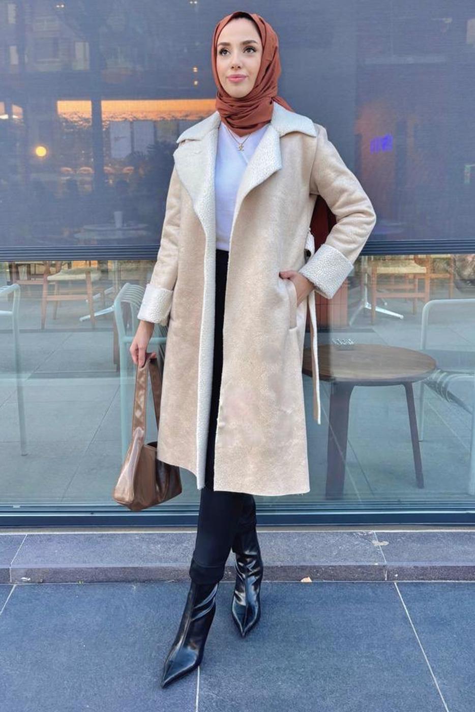 Tesettür giyim EKRU KUŞAKLI KABAN T 9595