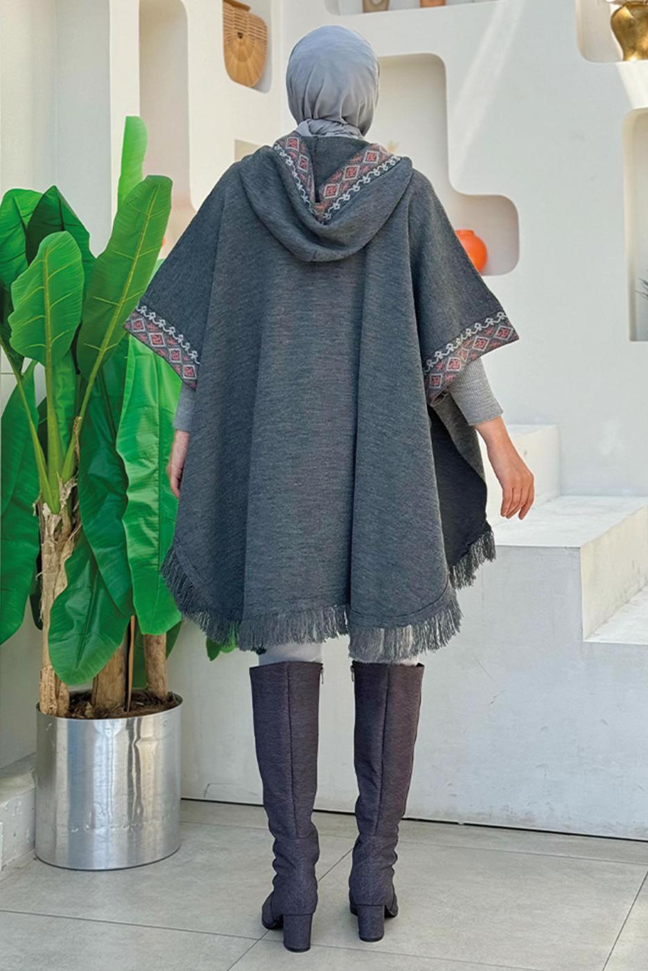Tesettür giyim GRİ KAPÜŞONLU TRİKO PANÇO T 32021