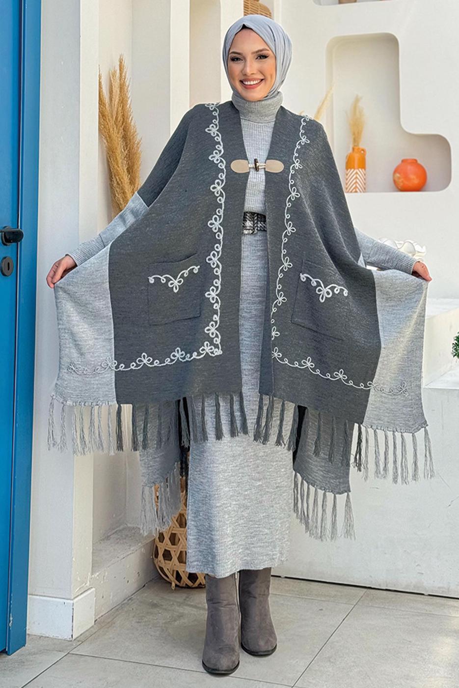 Tesettür giyim GRİ PÜSKÜL DETAYLI TRİKO PANÇO T 15021