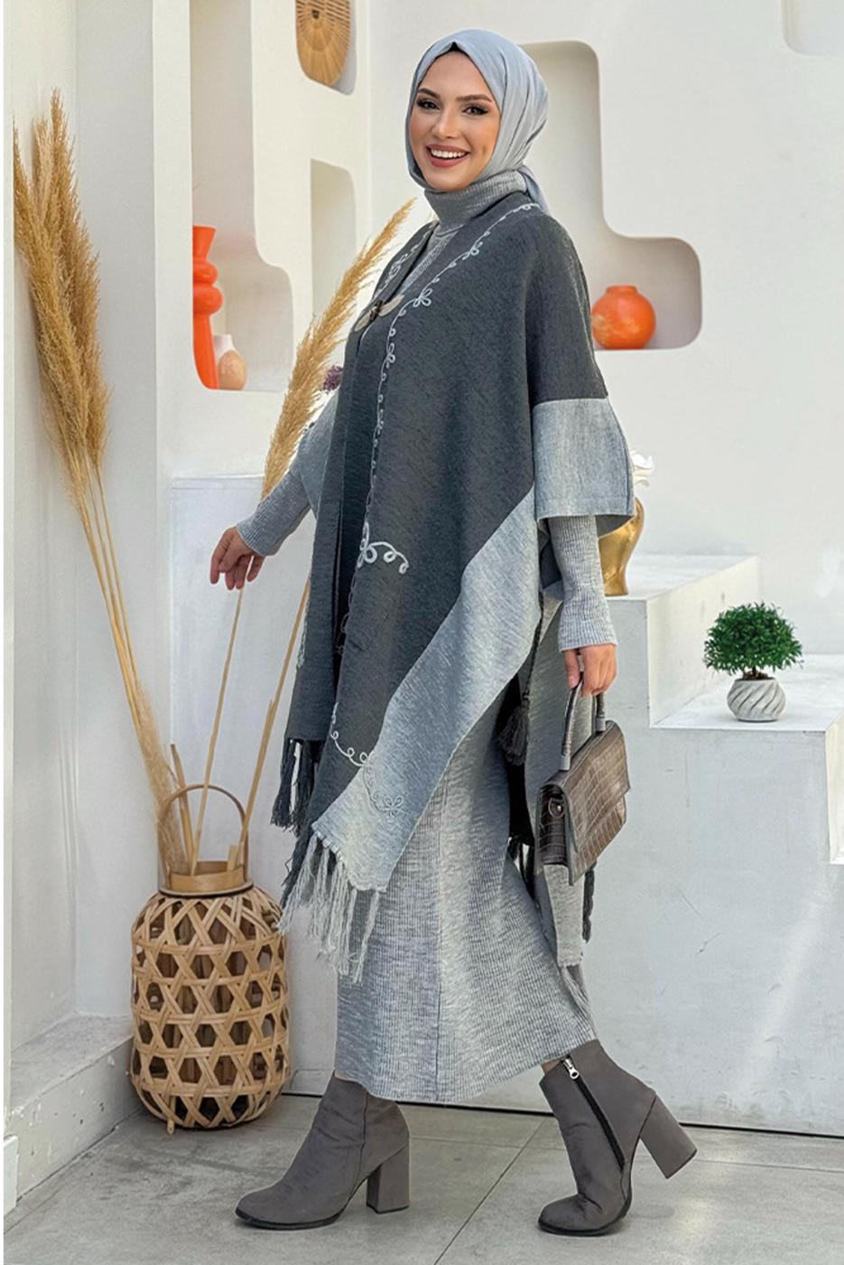 Tesettür giyim GRİ PÜSKÜL DETAYLI TRİKO PANÇO T 15021