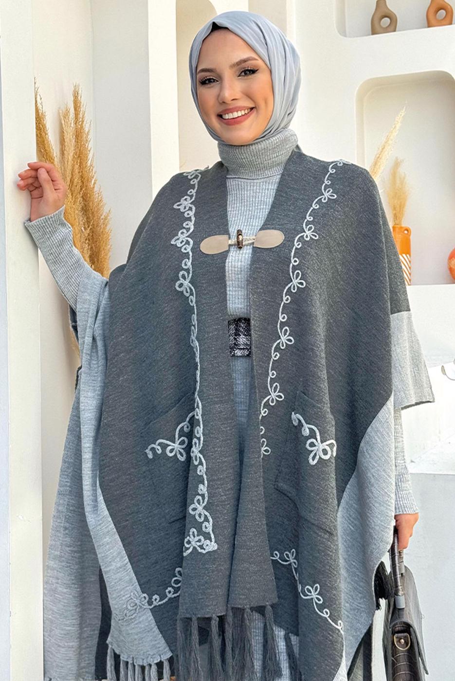 Tesettür giyim GRİ PÜSKÜL DETAYLI TRİKO PANÇO T 15021