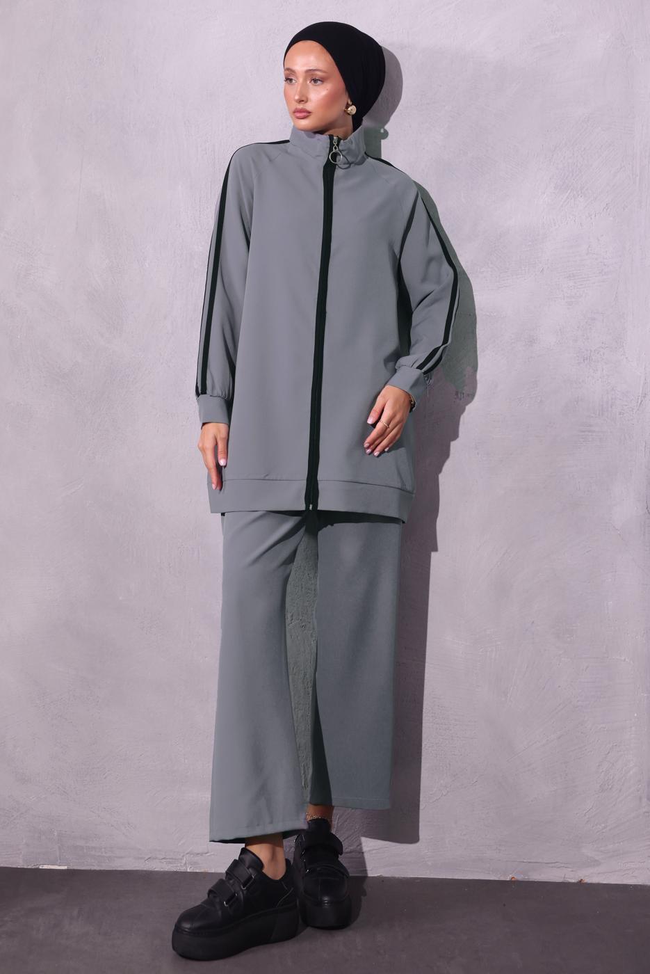Tesettür giyim GRİ ŞERİT DETAYLI PANTOLONLU TAKIM T 2654