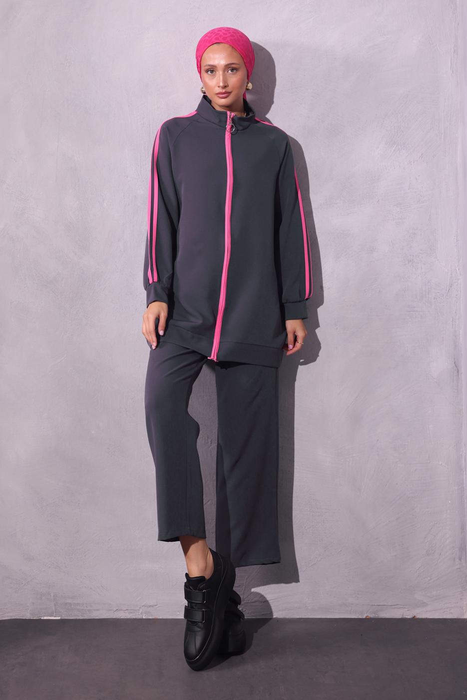Tesettür giyim GRİ ŞERİT DETAYLI PANTOLONLU TAKIM T 2654