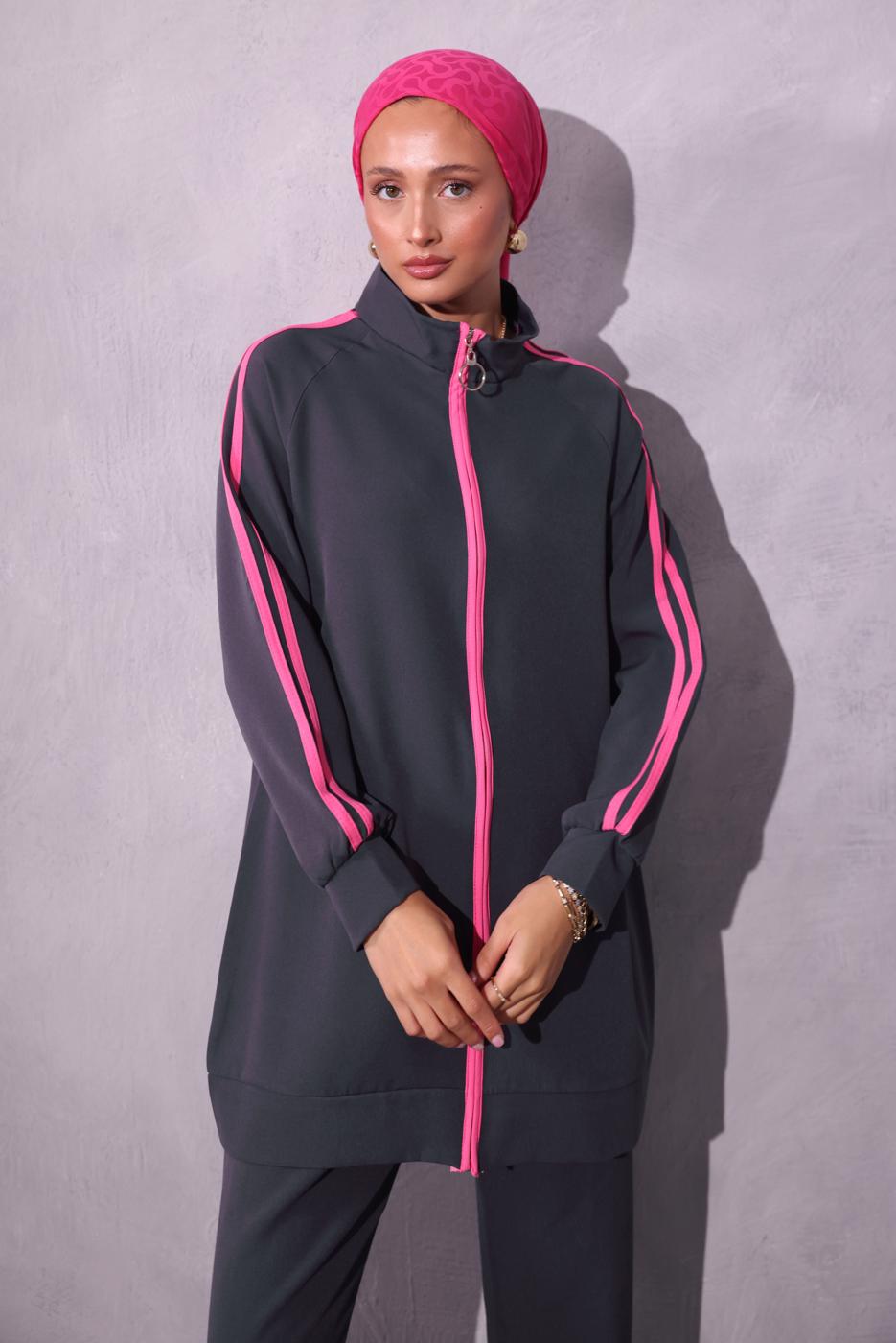 Tesettür giyim GRİ ŞERİT DETAYLI PANTOLONLU TAKIM T 2654