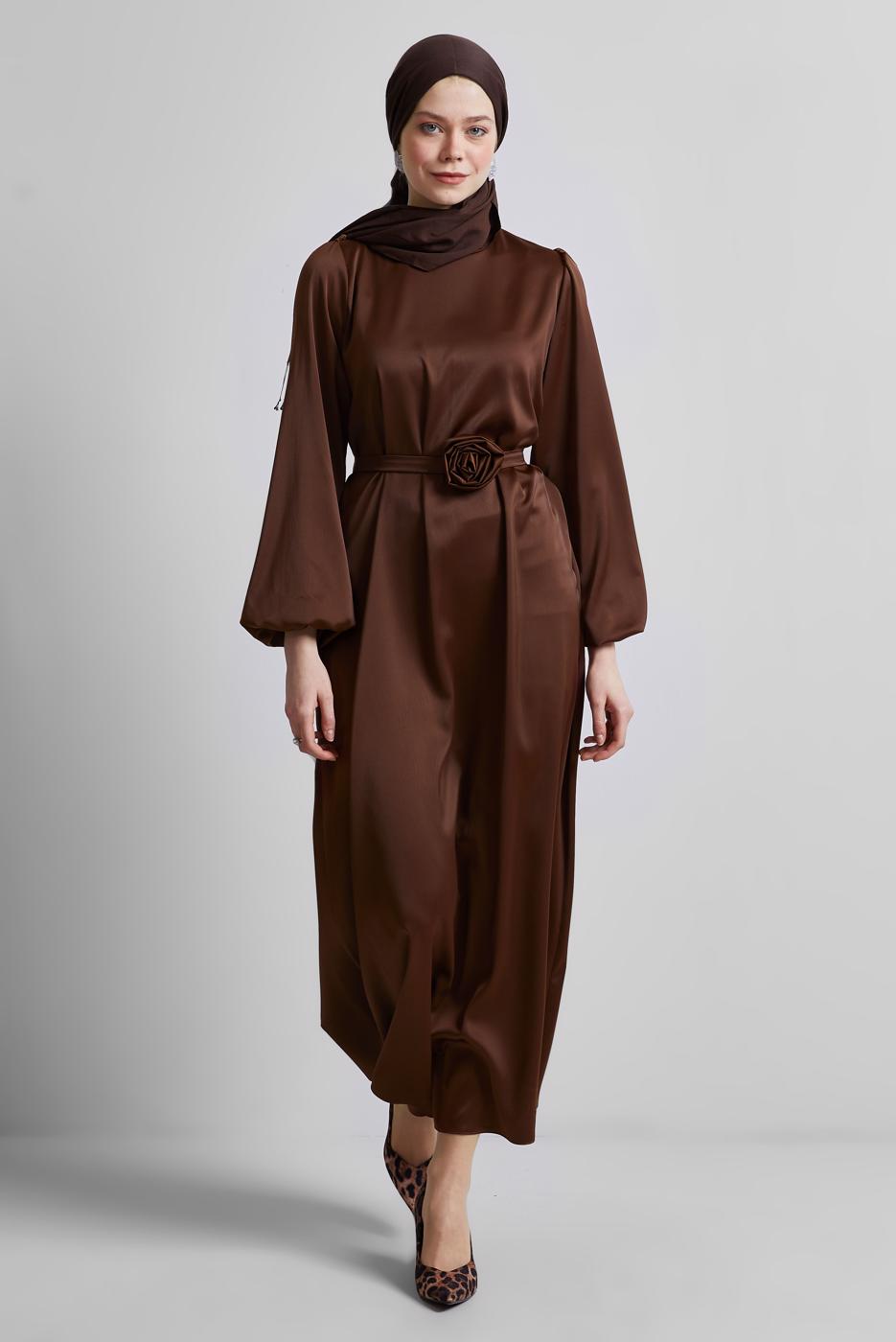 Vêtements hijab BRUN ROBE DE SOIRÉE EN SATIN T 0821