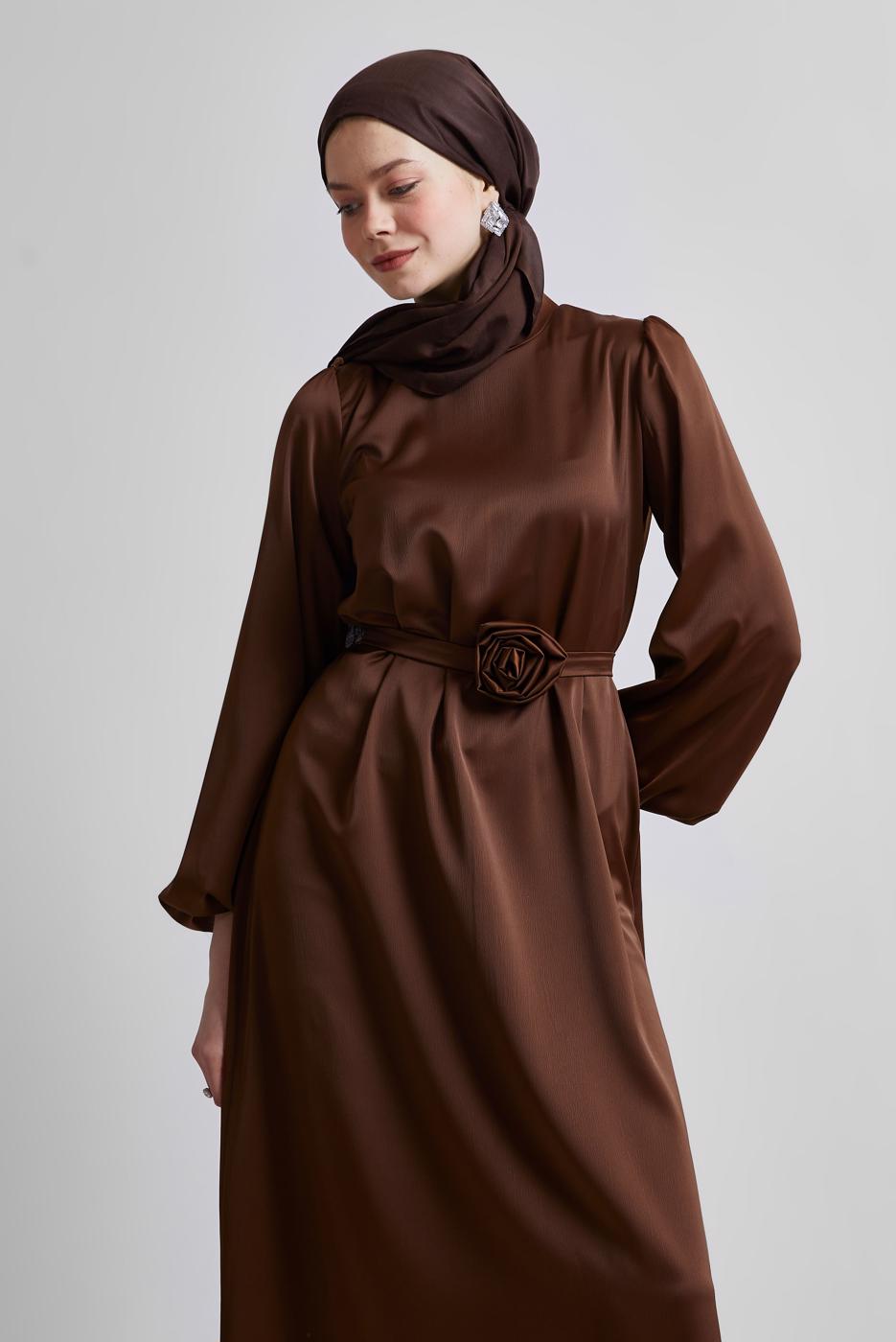 Vêtements hijab BRUN ROBE DE SOIRÉE EN SATIN T 0821