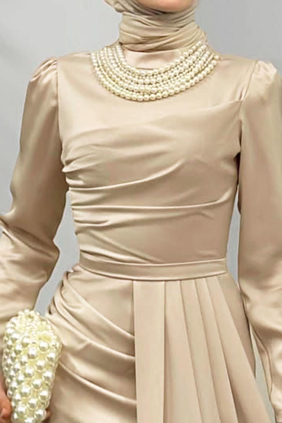 Tesettür giyim BEJ İNCİ KOLYELİ ABİYE ELBİSE T 1510