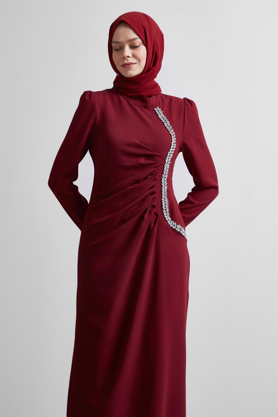 Tesettür giyim BORDO TAŞ DETAYLI ABİYE ELBİSE T 1716