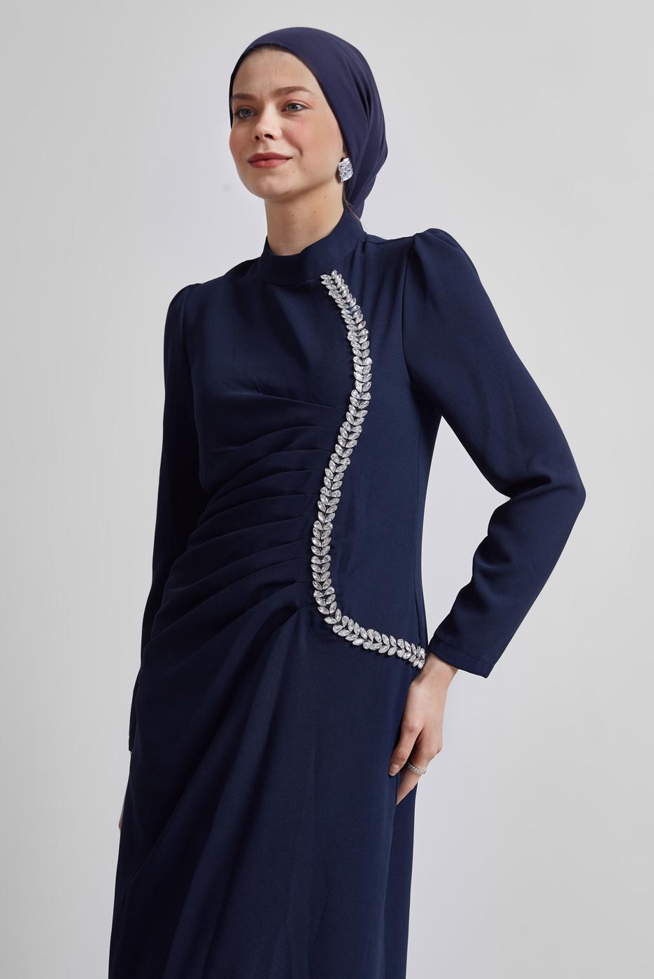 Tesettür giyim LACİVERT TAŞ DETAYLI ABİYE ELBİSE T 1716