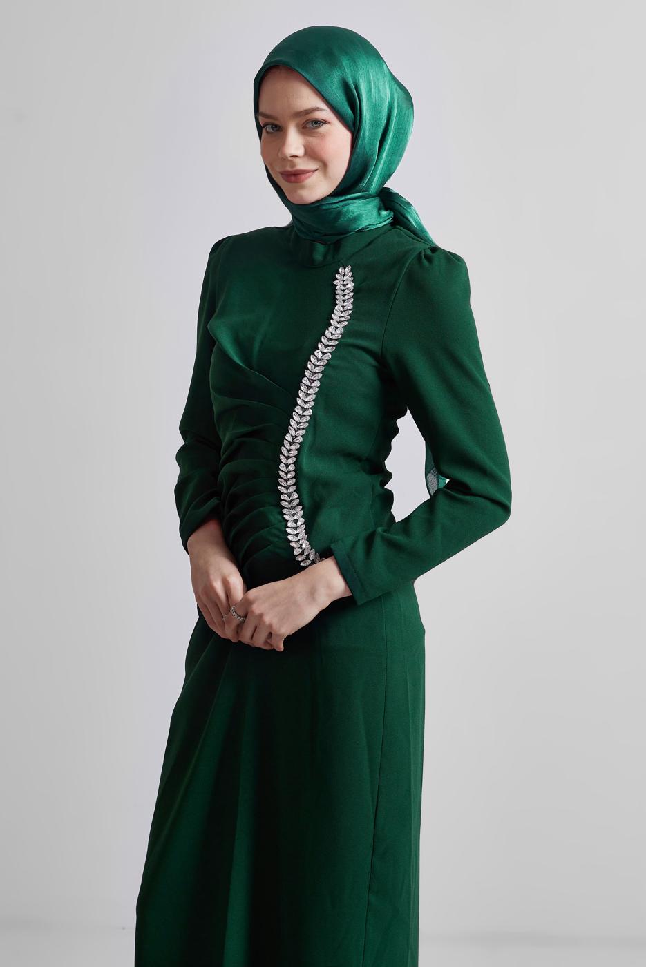 Tesettür giyim YEŞİL TAŞ DETAYLI ABİYE ELBİSE T 1716