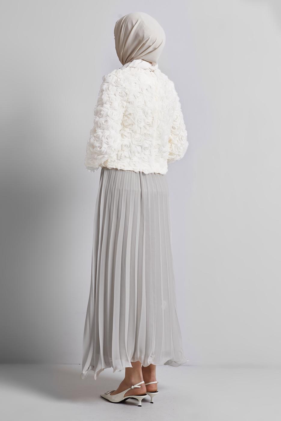 Tesettür giyim BEYAZ GÜL DETAYLI BLUZ T 3916