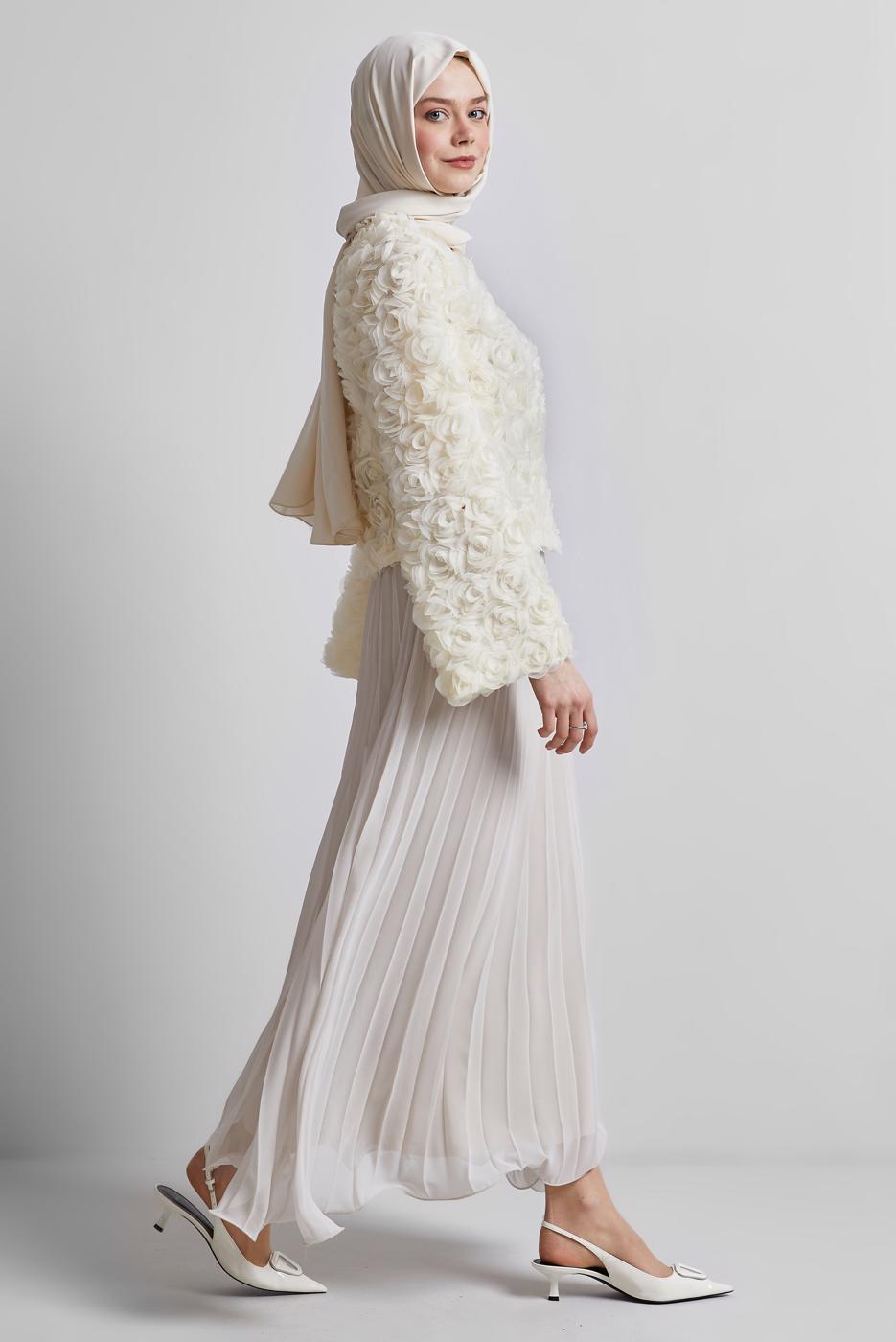 Tesettür giyim EKRU GÜL DETAYLI BLUZ T 3916