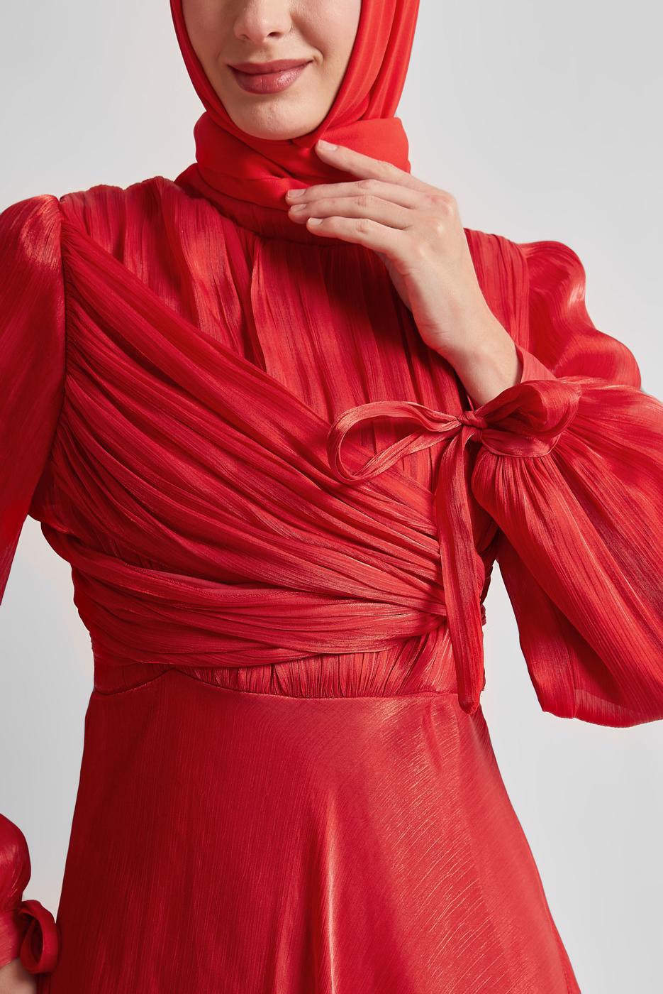 Tesettür giyim KIRMIZI BÜZGÜ DETAYLI ABİYE ELBİSE T 0226