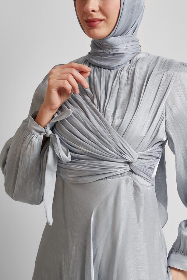 Tesettür giyim GRİ BÜZGÜ DETAYLI ABİYE ELBİSE T 0226 - TRENDTESETTÜR