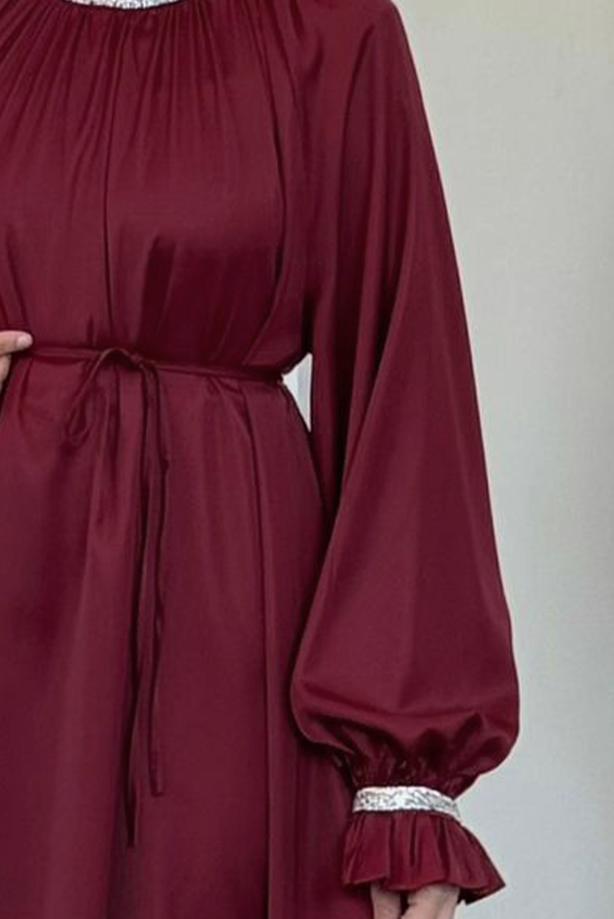 Tesettür giyim BORDO YAKASI TAŞLI ABİYE ELBİSE T 8441 - TRENDTESETTÜR