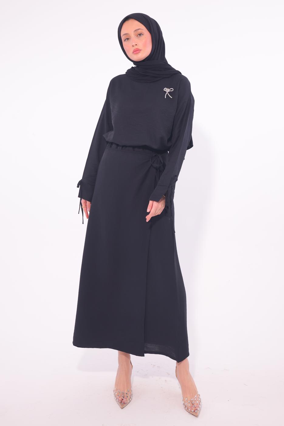 Tesettür giyim SİYAH BROŞLU ETEKLİ TAKIM T 7974