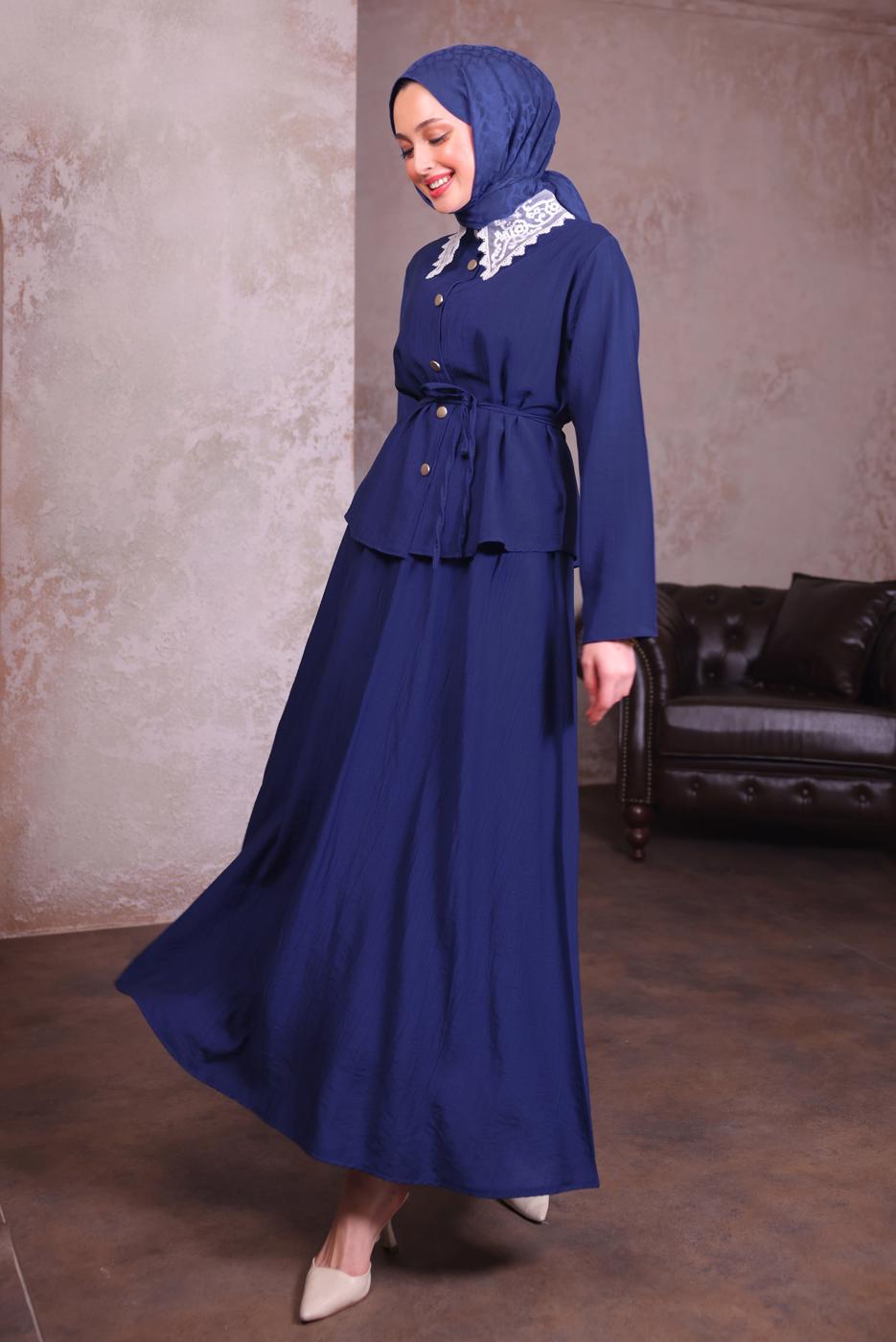 Vêtements hijab BLEU MARINE COSTUME À JUPE AVEC DÉTAILS EN DENTELLE T 7984