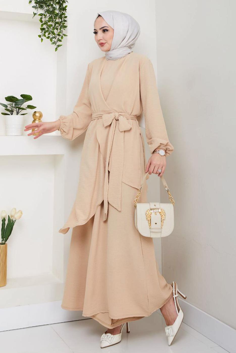 Tesettür giyim BEJ KUŞAKLI PANTOLONLU TAKIM T 3477