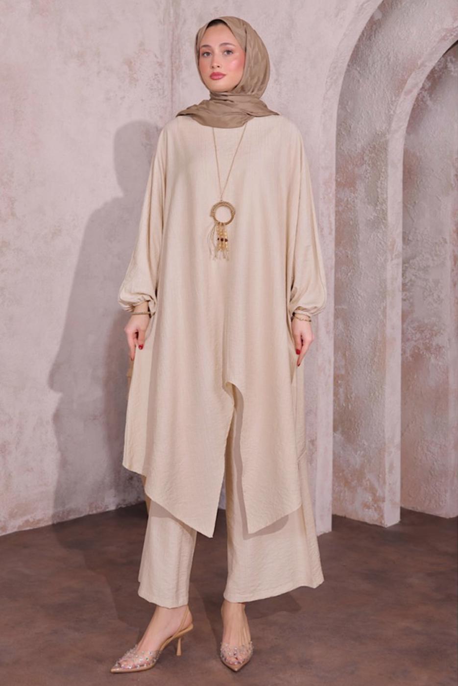 Tesettür giyim BEJ KOLYELİ SALAŞ PANTOLONLU TAKIM T 5674