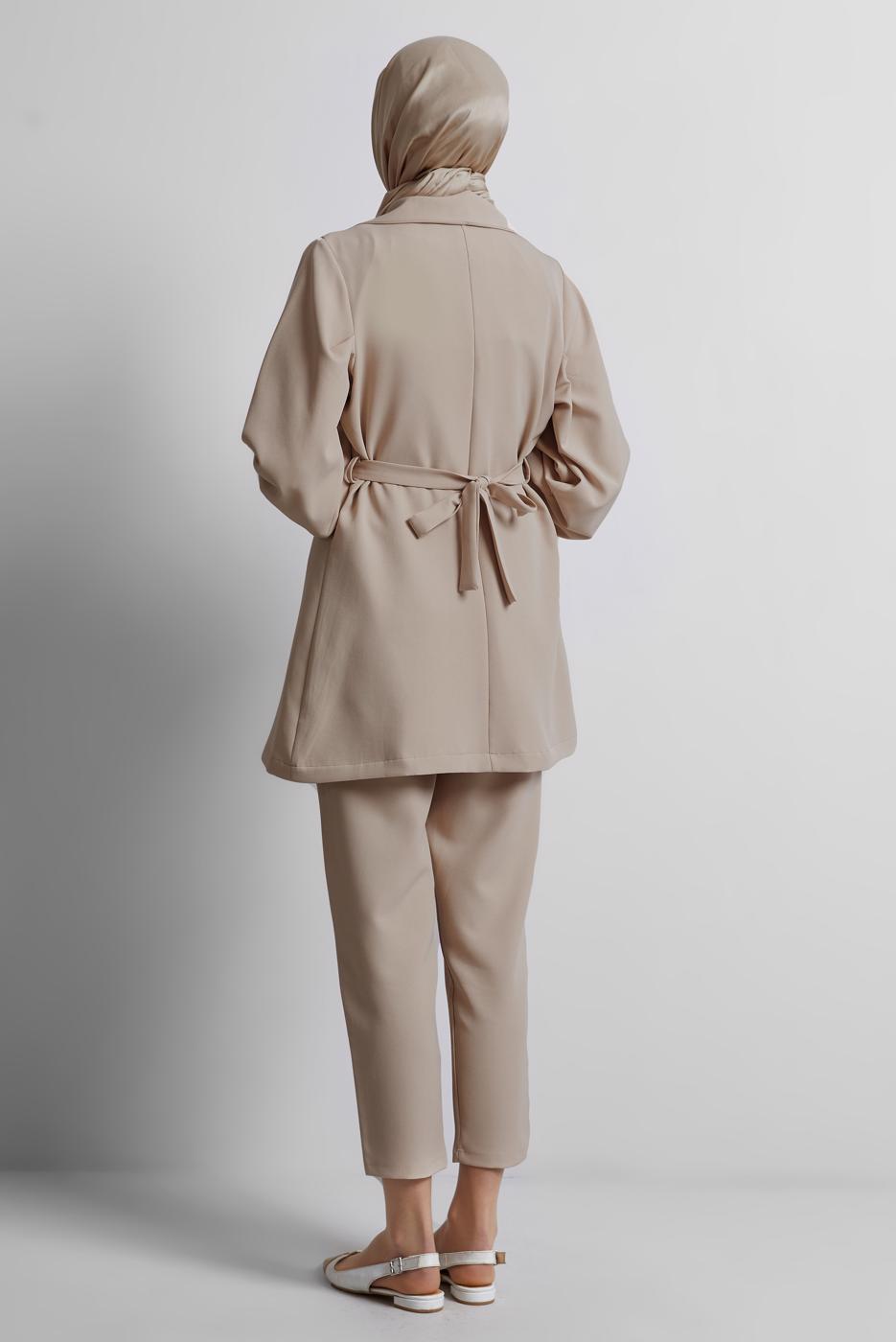 Tesettür giyim BEJ KUŞAKLI PANTOLONLU TAKIM T 5816