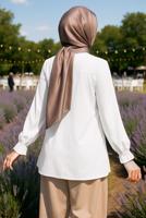 Tesettür giyim BEYAZ MANŞETLERİ LASTİKLİ TUNİK T 3513