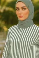 Tesettür giyim HAKİ KEMERLİ ÇİZGİLİ GÖMLEK TUNİK T 5474