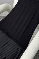 Tesettür giyim SİYAH KOLSUZ PİLİSELİ İÇ TUNİK T 6774